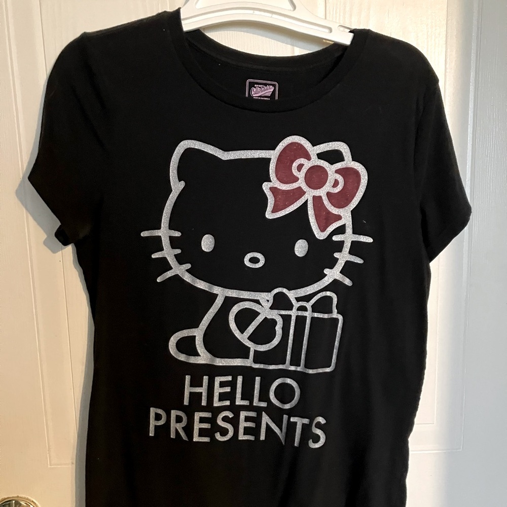 Women’s Large Hello Kitty Christmas shirt